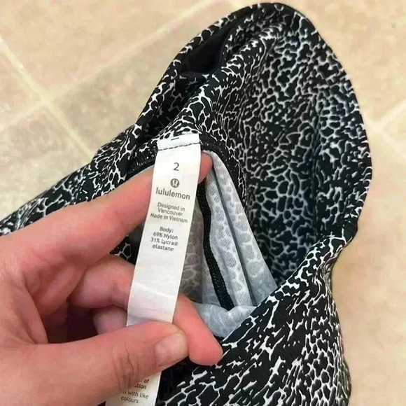 Lululemon - Picture 4 of 6